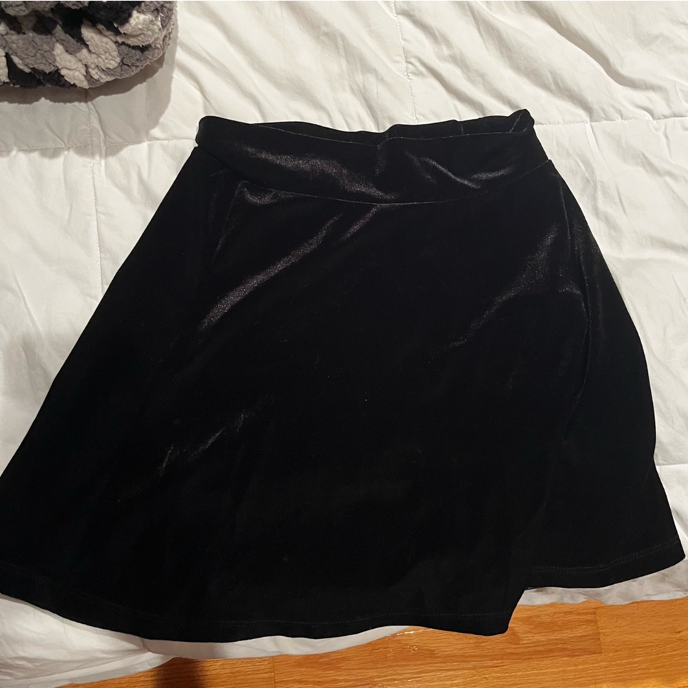 PINS & NEEDLES VELVET SKATER SKIRT